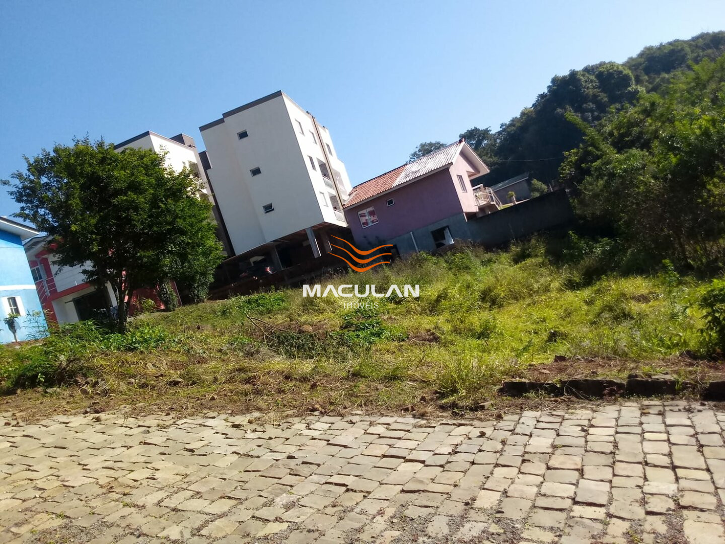 Vende-se Terreno